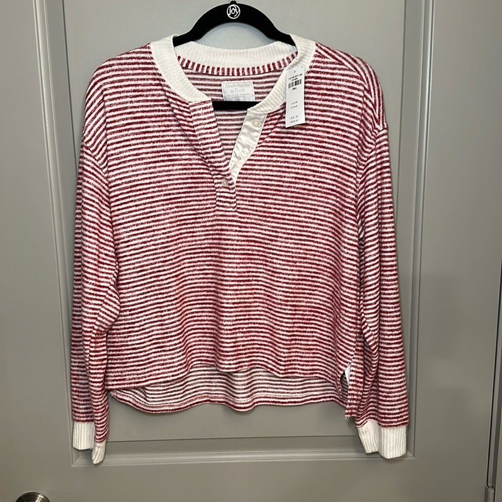 NWT Abercrombie & Fitch Henley Long Sleeve Crop Top